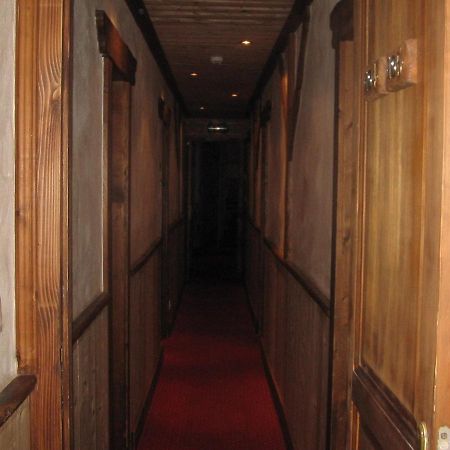 Le Relais De L'Abbaye Hotel Tournus Bagian luar foto