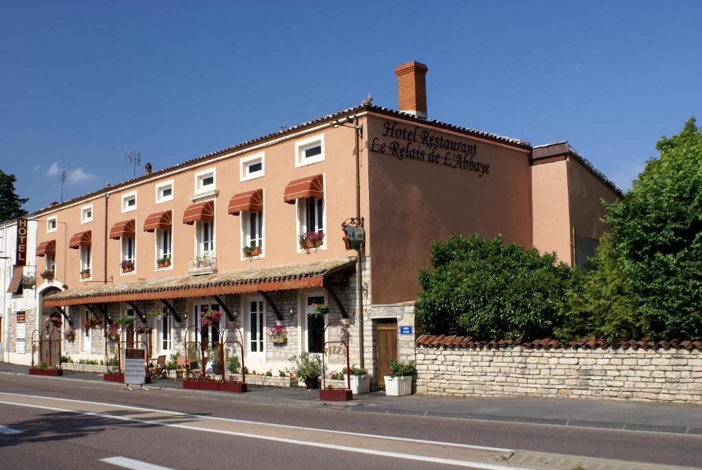 Le Relais De L'Abbaye Hotel Tournus Bagian luar foto