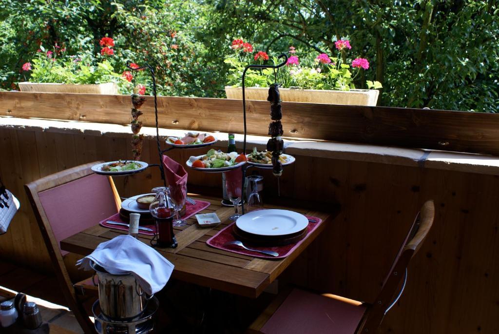 Le Relais De L'Abbaye Hotel Tournus Bagian luar foto