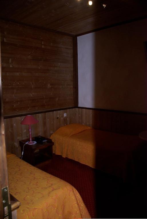 Le Relais De L'Abbaye Hotel Tournus Bagian luar foto