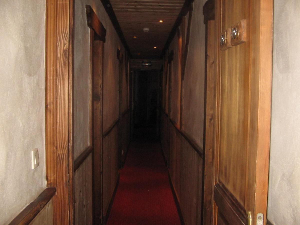 Le Relais De L'Abbaye Hotel Tournus Bagian luar foto